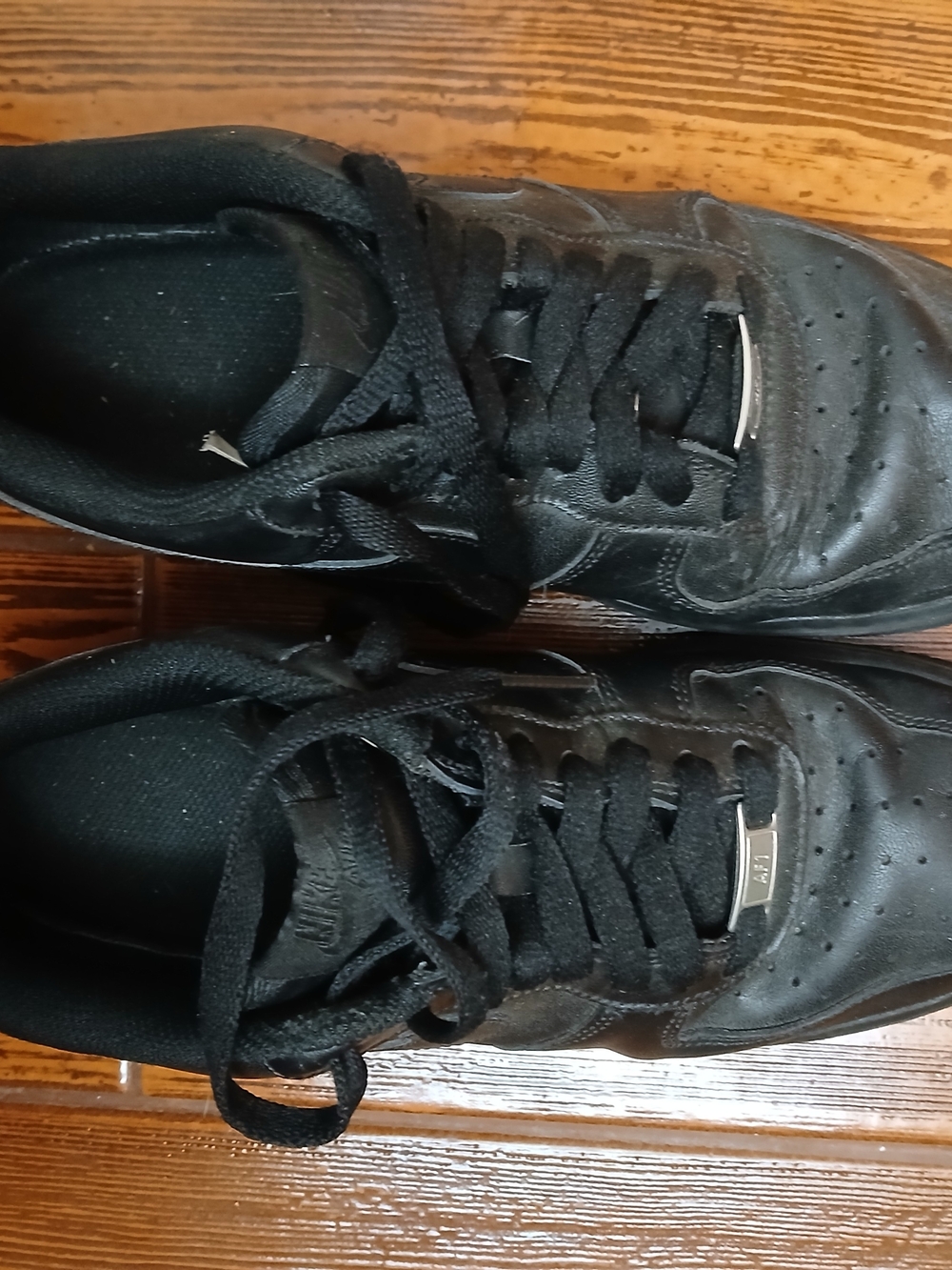 Nike Men's Black Low-Top Athletic Sneakers